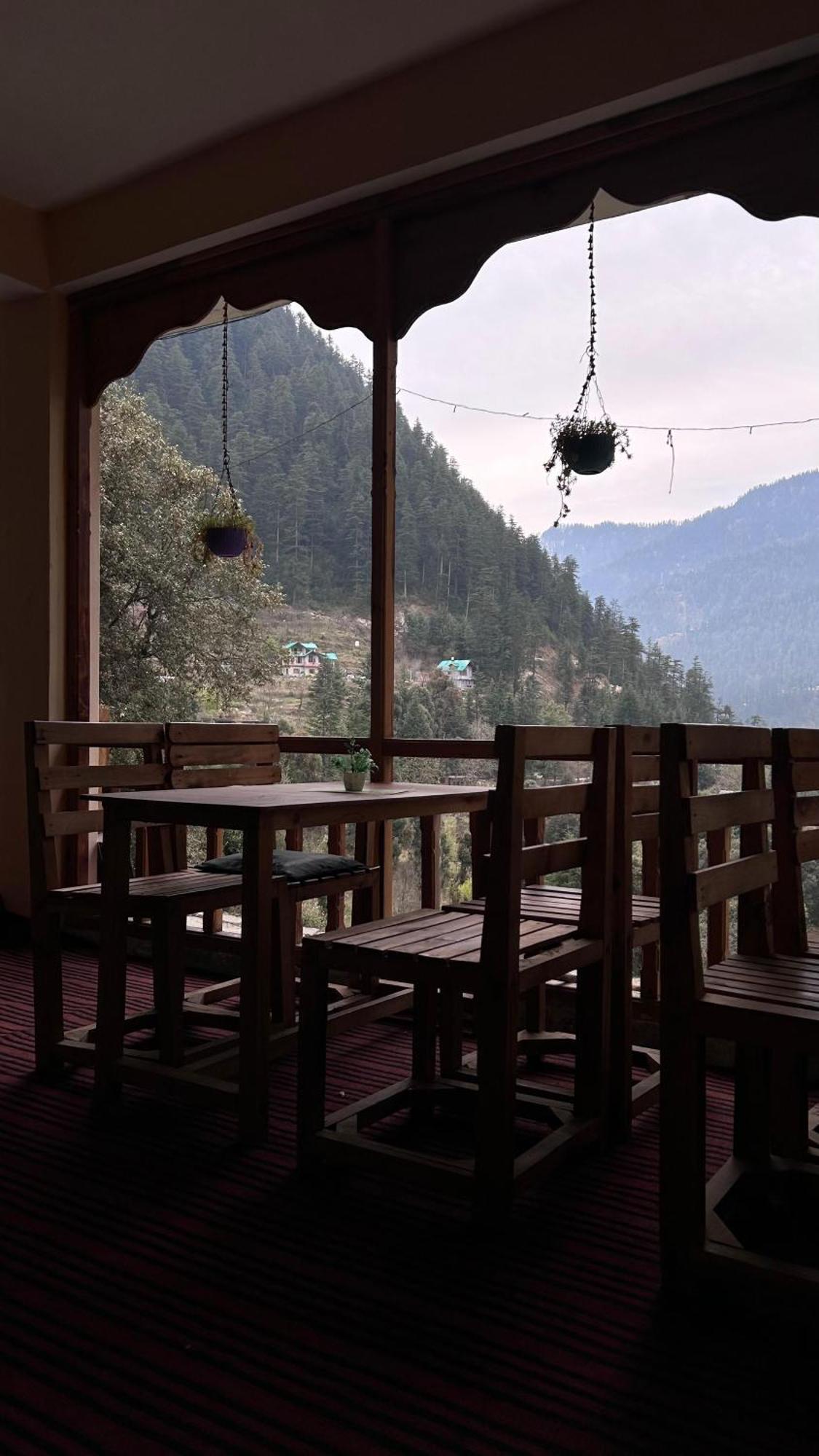 Mozo Inn&Cafe Jibhi Banjar Luaran gambar